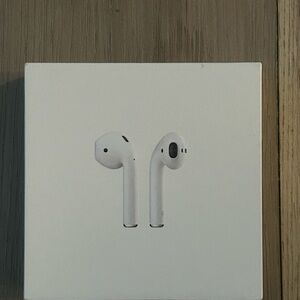 Apple AirPods Wireless Earbuds - White